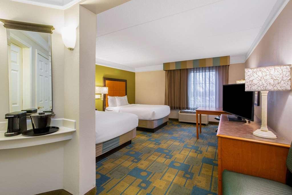 La Quinta By Wyndham Greensboro Nc Room photo