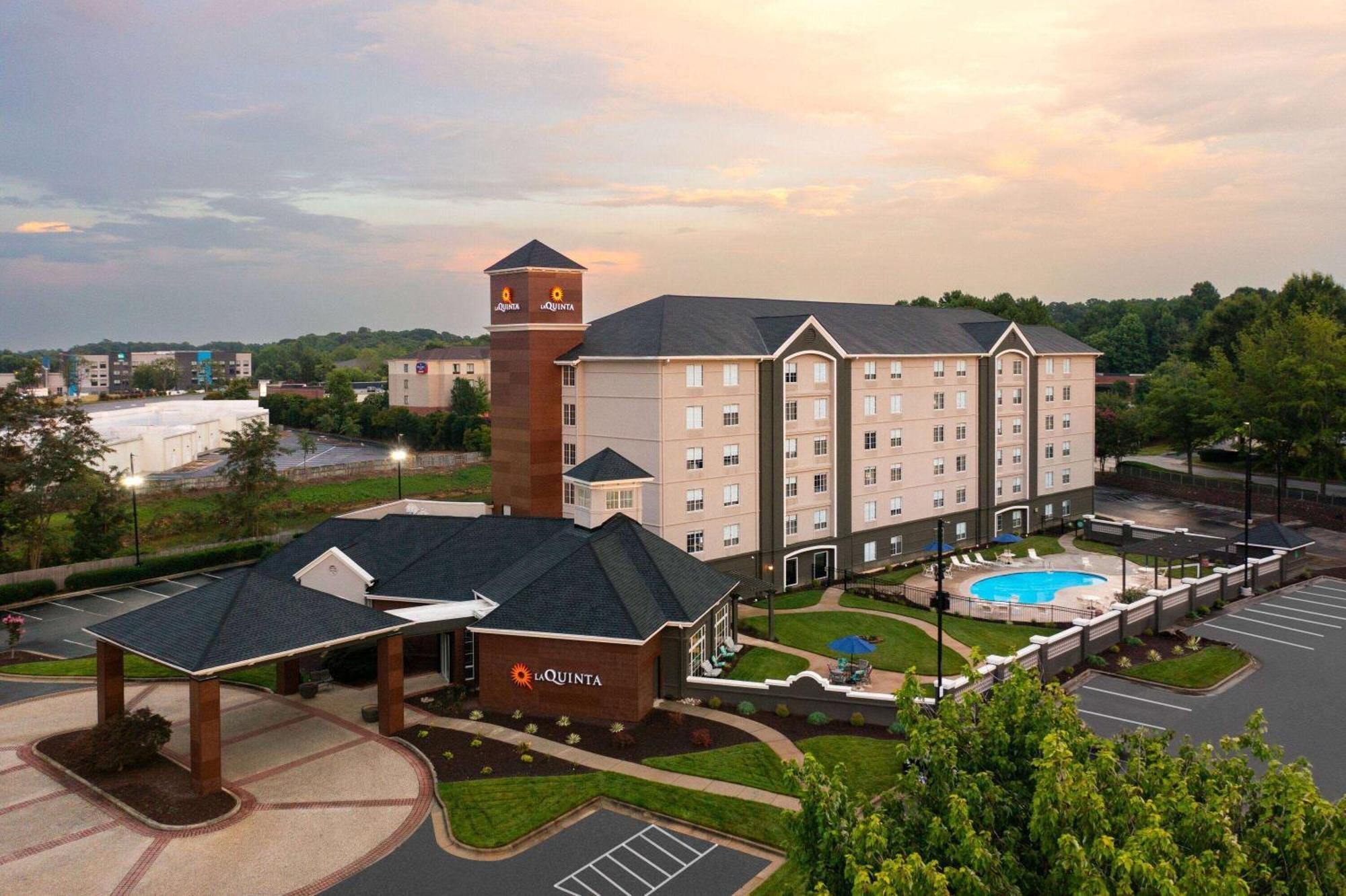 La Quinta By Wyndham Greensboro Nc Exterior photo