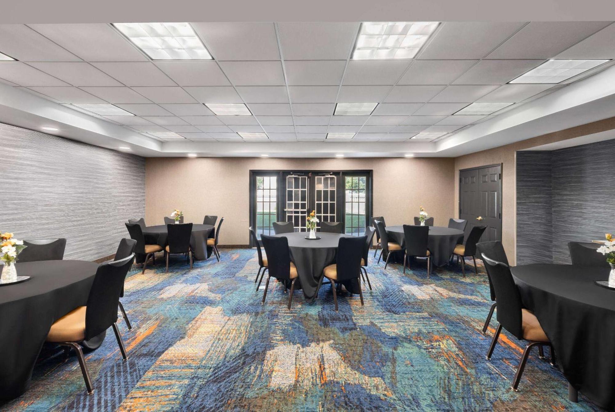 La Quinta By Wyndham Greensboro Nc Exterior photo